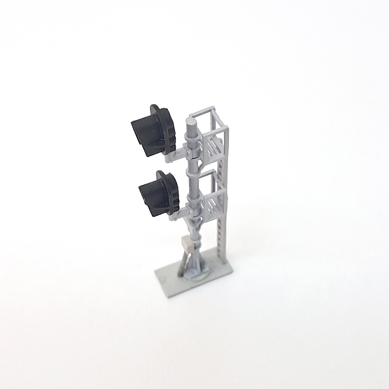 N Scale Free Standing Modern D-Type Snow Hood Mast Signal Set without LED's.