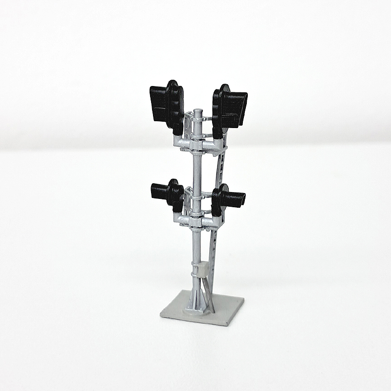N Scale Free Standing Modern D-Type Snow Hood Mast Signal Set without LED's.